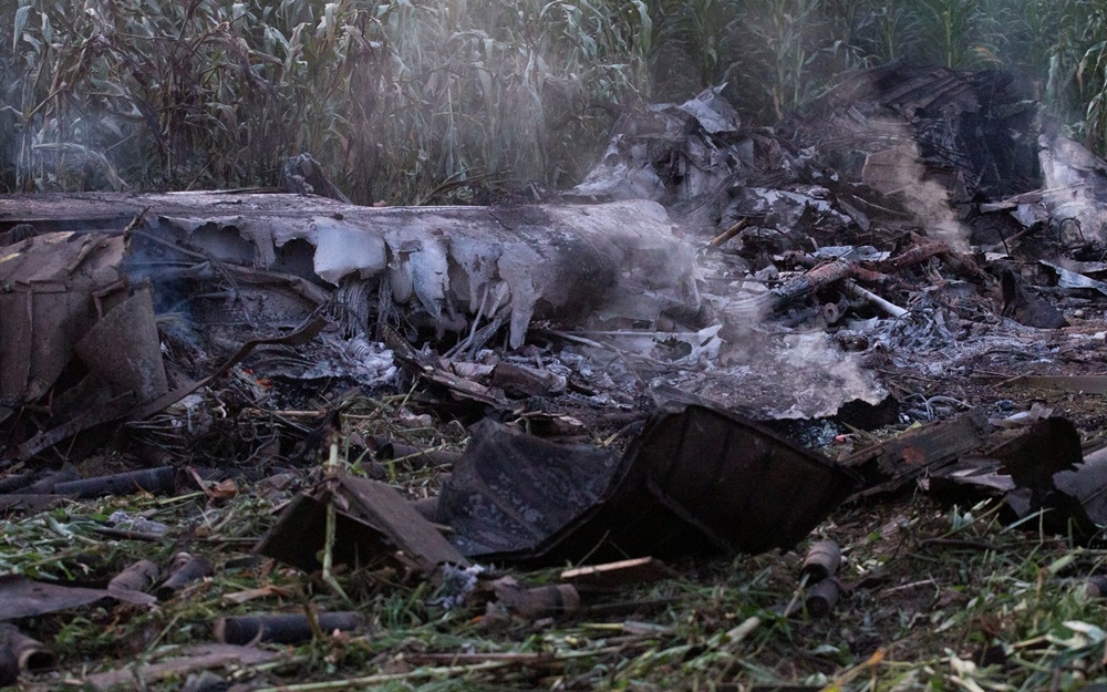 Không phát hiện “vật liệu nguy hiểm” tại nơi rơi máy bay khiến 8 người chết